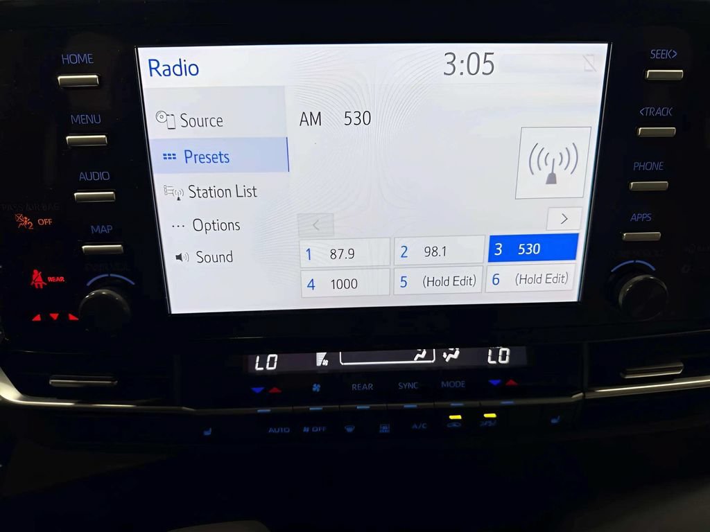 Used 2024 Toyota Sienna LE AWD/4WD image 29