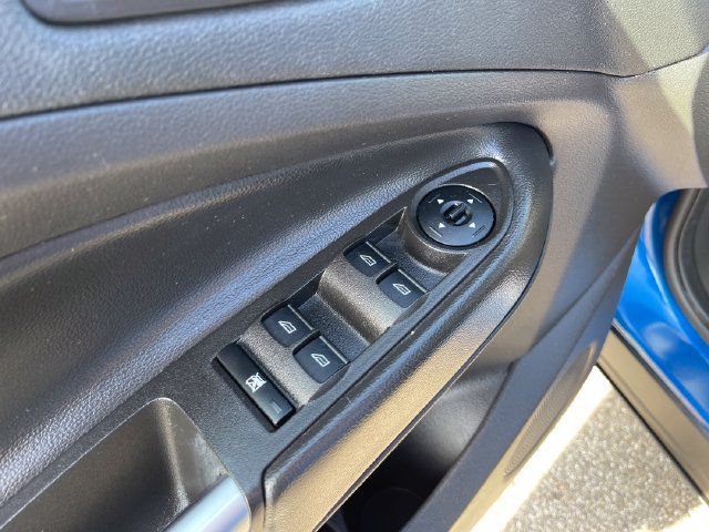 Used 2017 Ford Escape SE w/ SE Sport Appearance Package FWD image 11