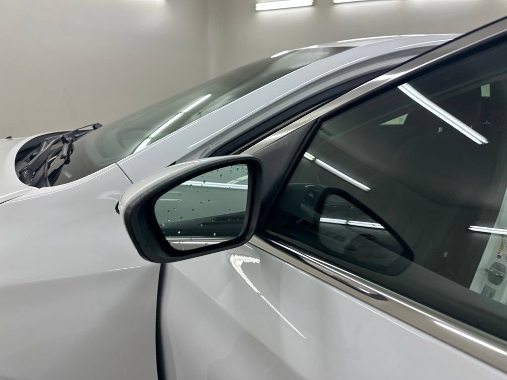 Used 2015 Chrysler 200 Limited w/ Convenience Group FWD image 17