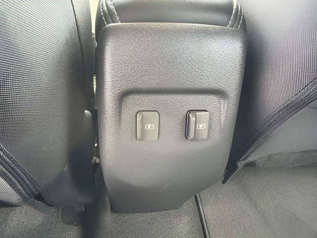 Used 2023 Nissan Kicks SR FWD image 25