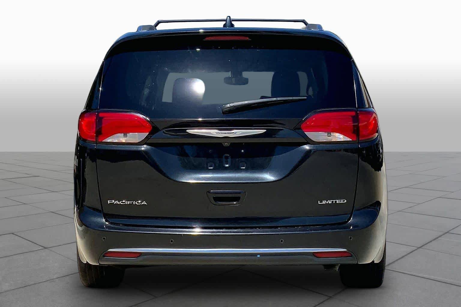 Used 2020 Chrysler Pacifica Limited FWD image 5