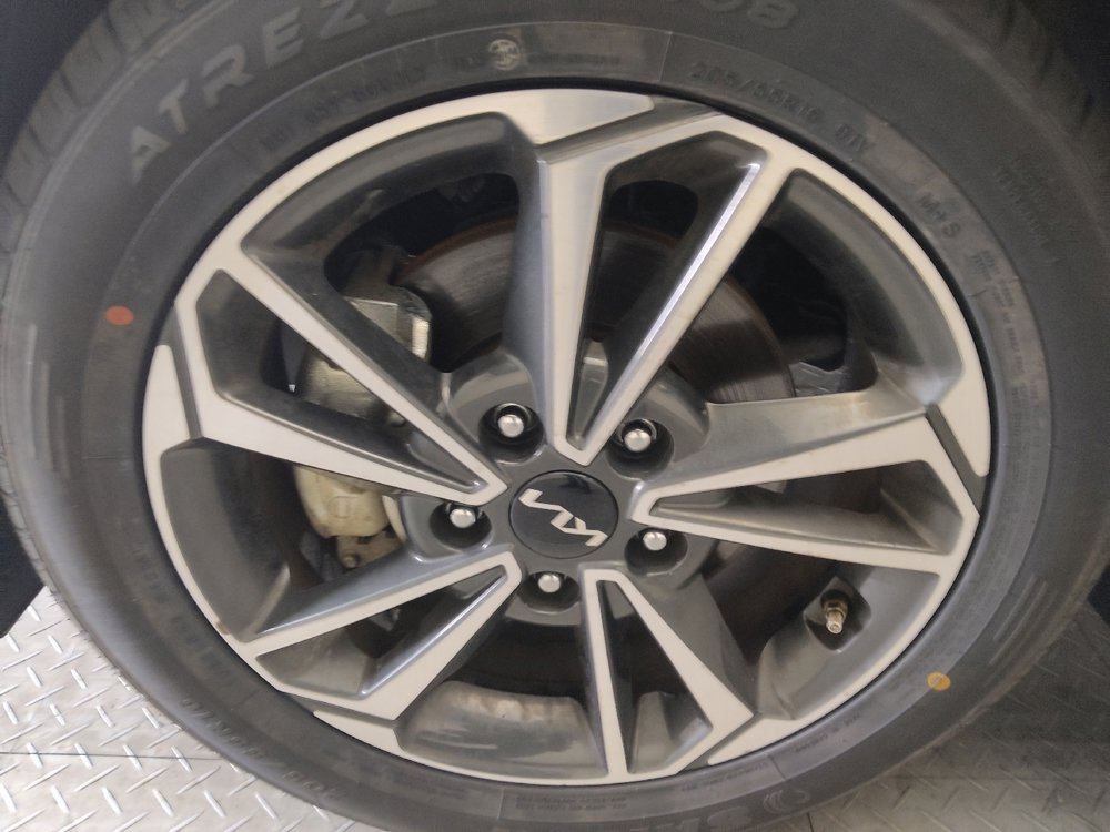 Used 2024 Kia Forte LXS w/ LXS Technology Package image 31