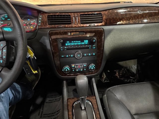 Used 2015 Chevrolet Impala LTZ FWD image 19