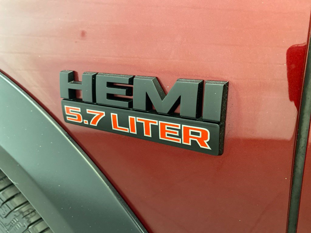 Used 2020 RAM 1500 Classic SLT AWD/4WD image 10