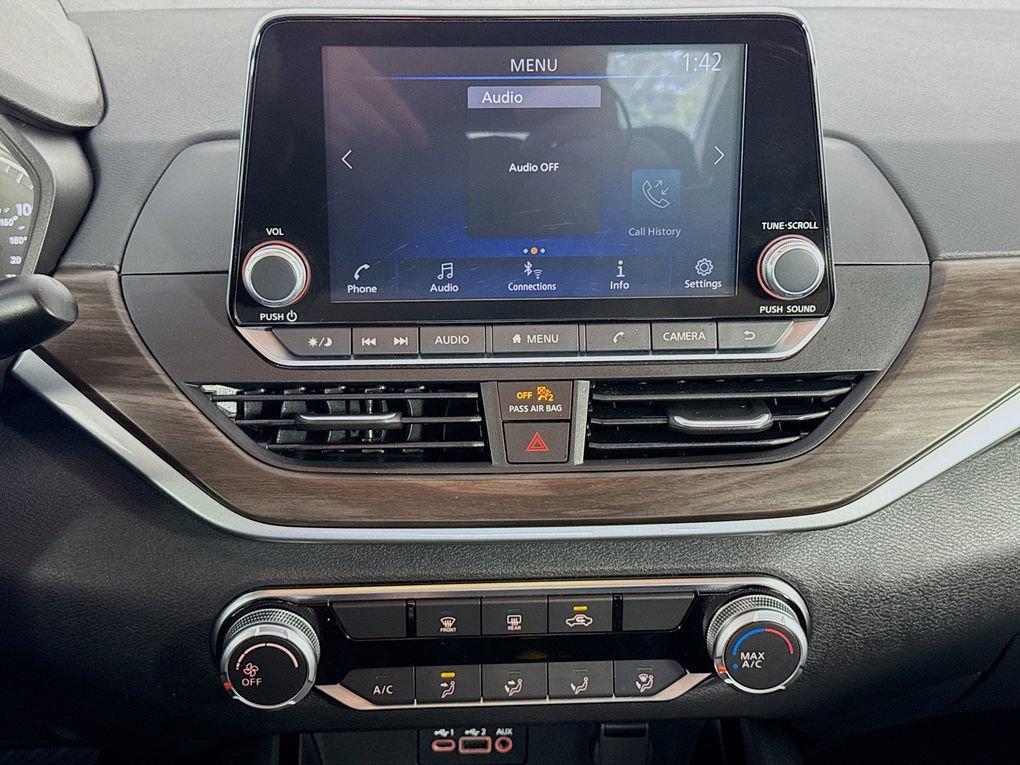 Used 2024 Nissan Altima 2.5 SV image 35