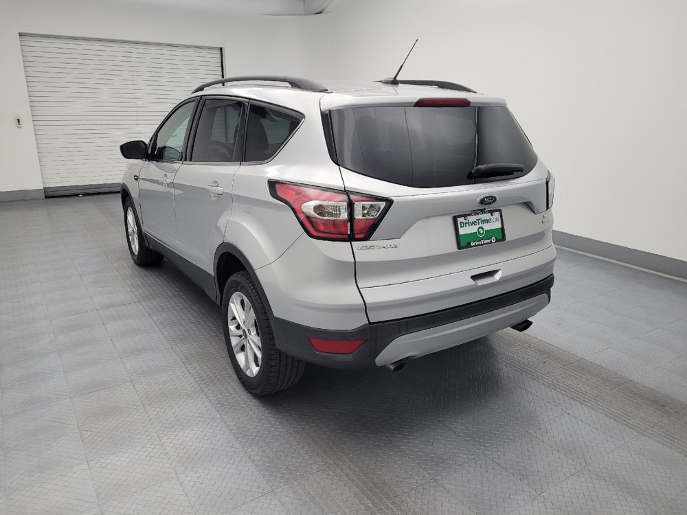 Used 2017 Ford Escape SE w/ Equipment Group 201A FWD image 5