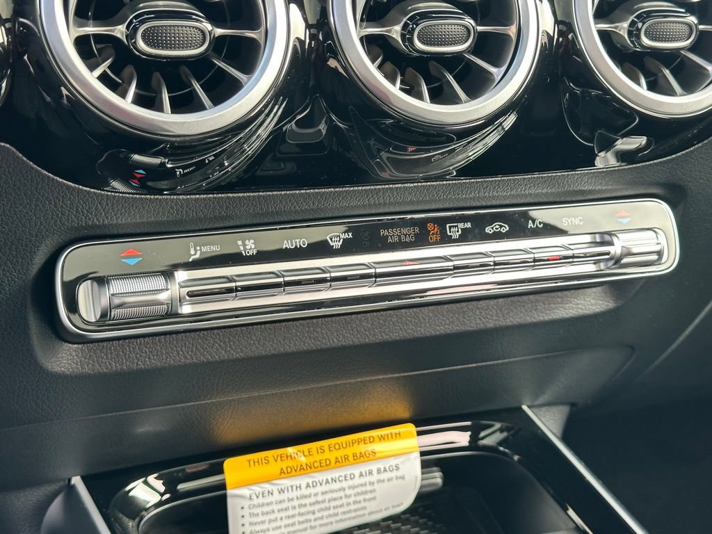New 2025 Mercedes-Benz GLA 35 AMG 4MATIC image 30