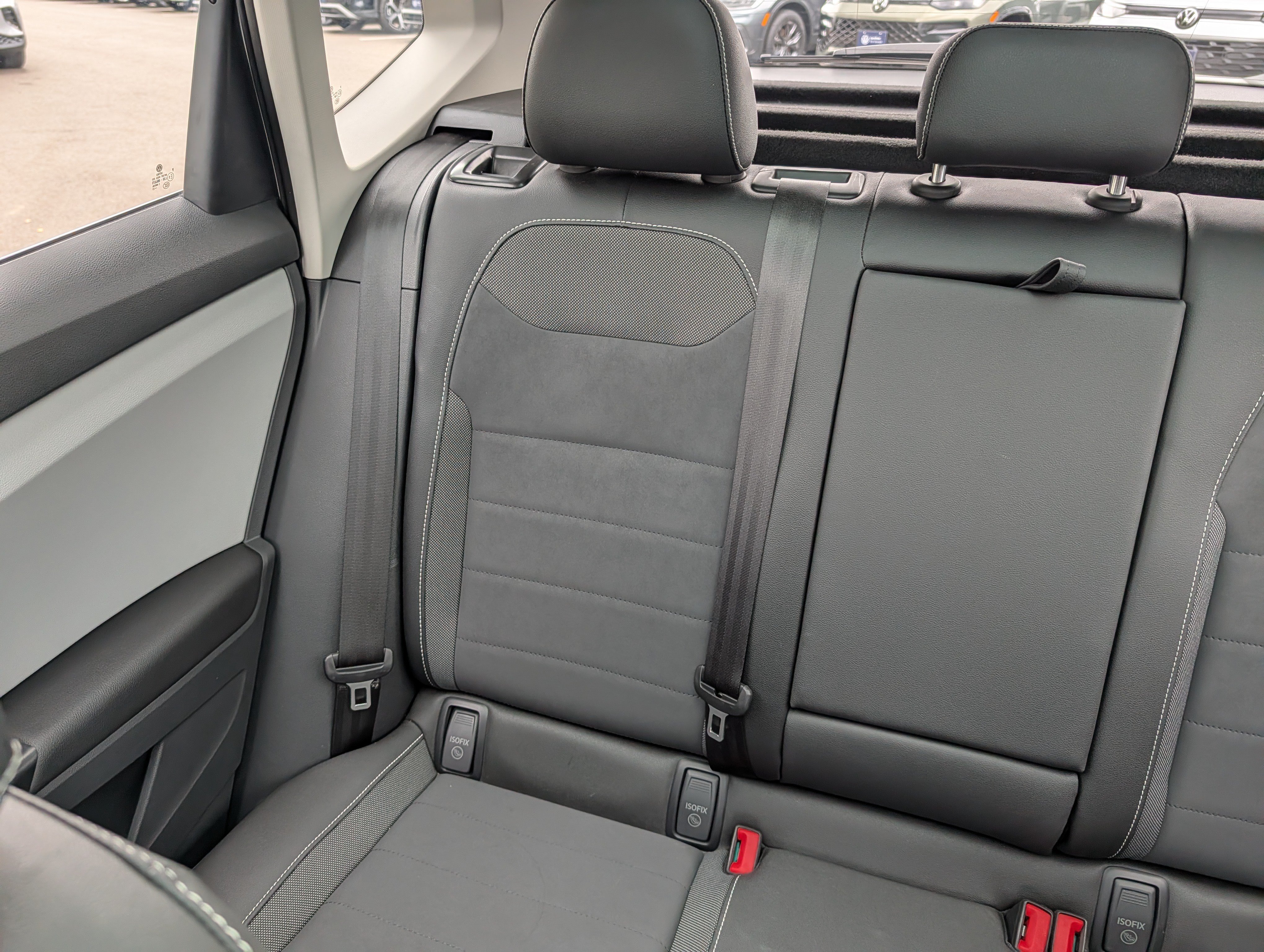 Certified 2023 Volkswagen Taos SE w/ Panoramic Sunroof Package AWD/4WD image 12
