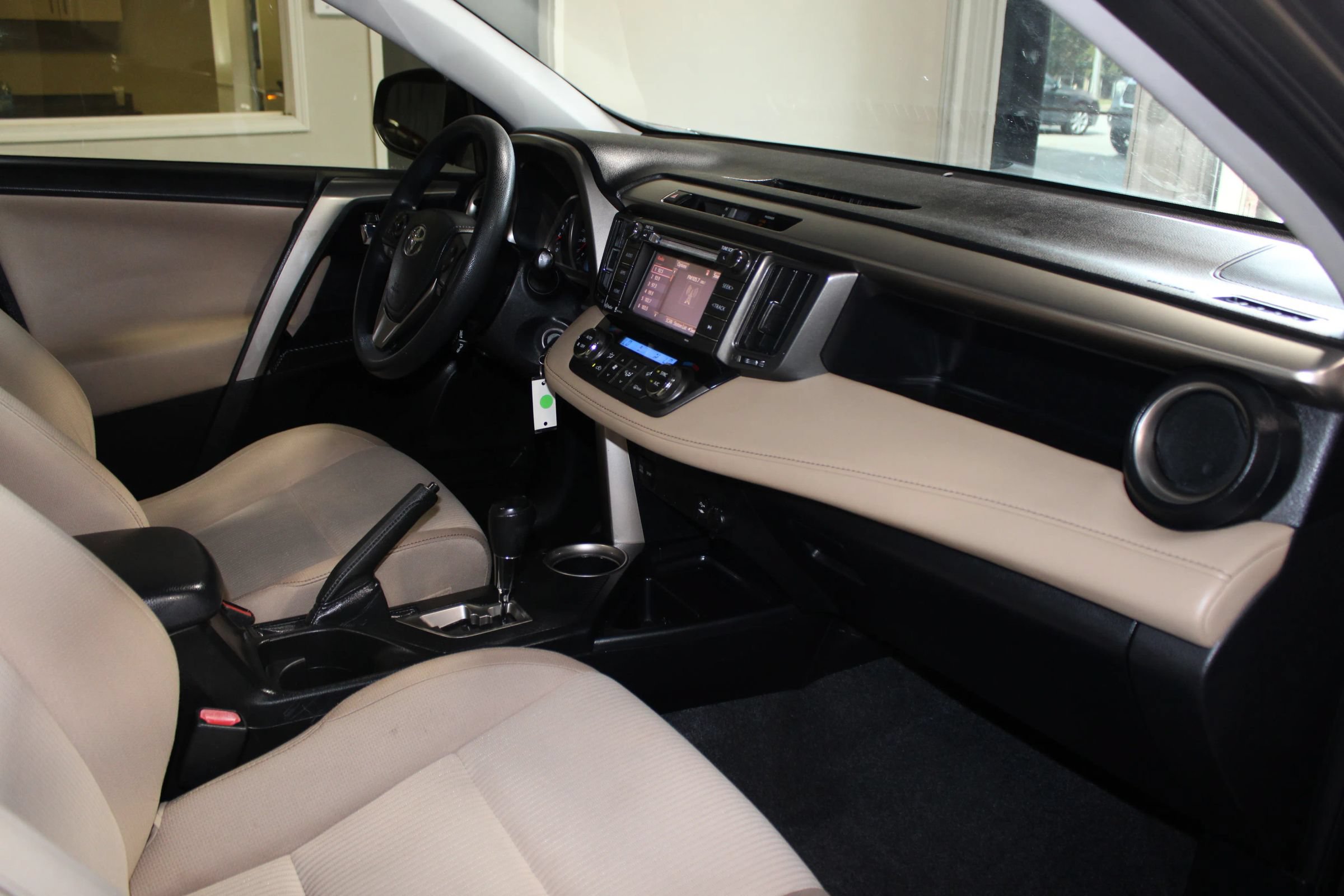 Used 2015 Toyota RAV4 XLE FWD image 27