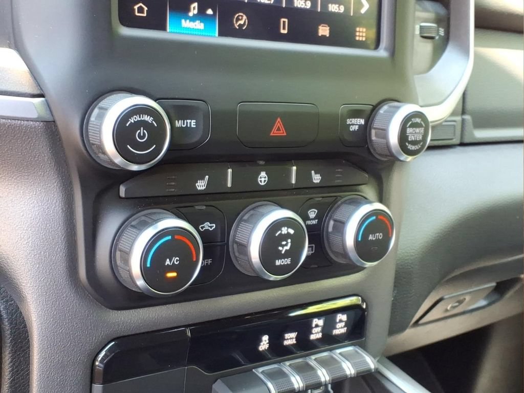 Used 2023 RAM 1500 Big Horn AWD/4WD image 7