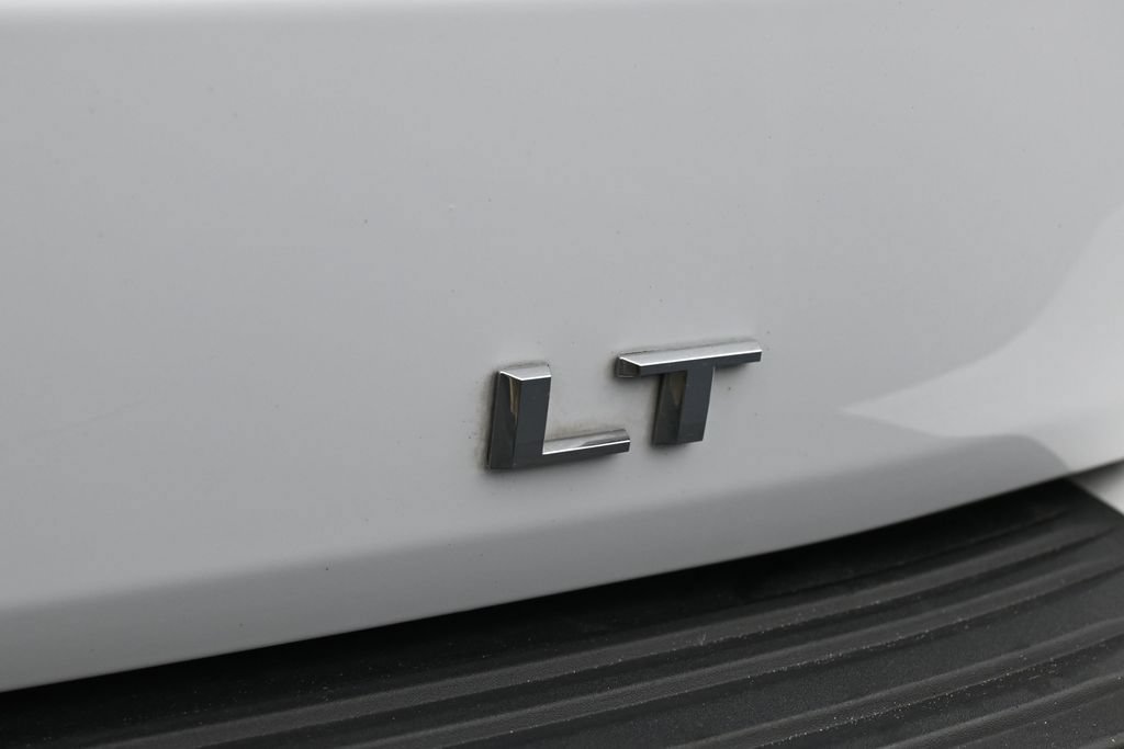 Used 2025 Chevrolet Suburban LT RWD image 40