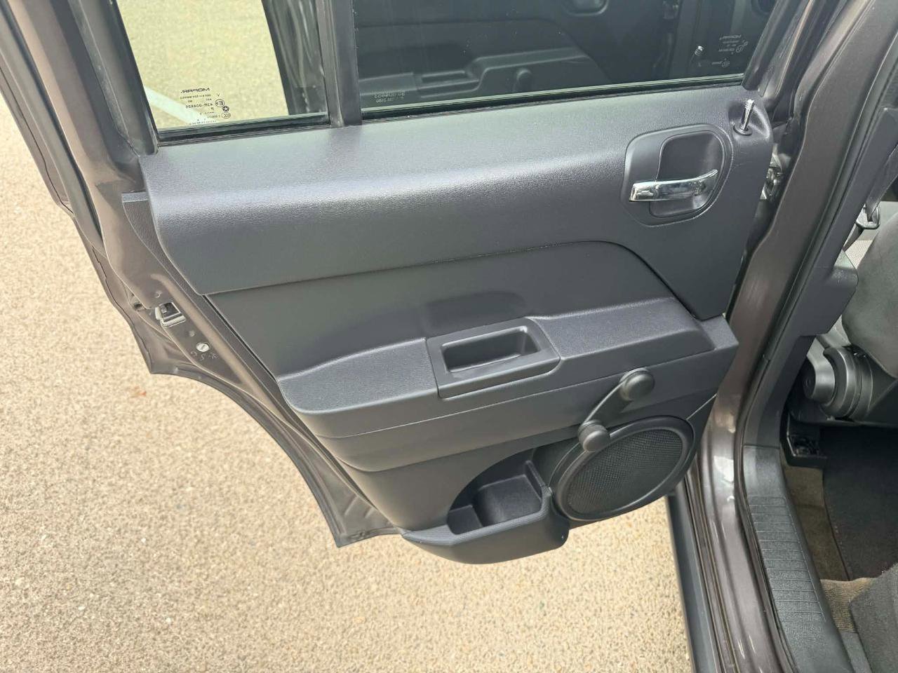 Used 2016 Jeep Patriot Sport image 11