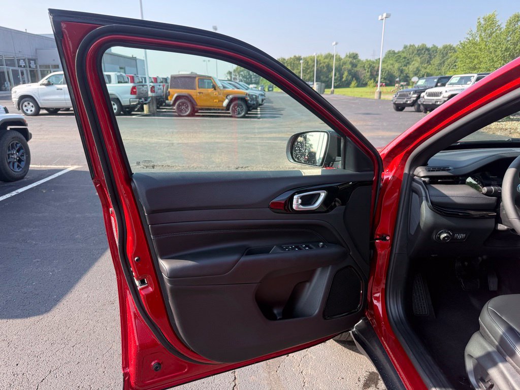 New 2026 Jeep Compass Latitude AWD/4WD image 10