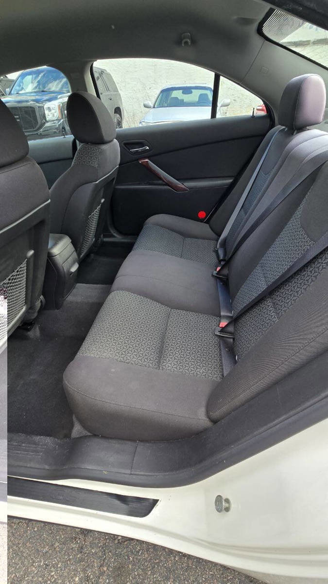 Used 2007 Pontiac G6 Base 4dr Sedan w/ Sport Package image 9