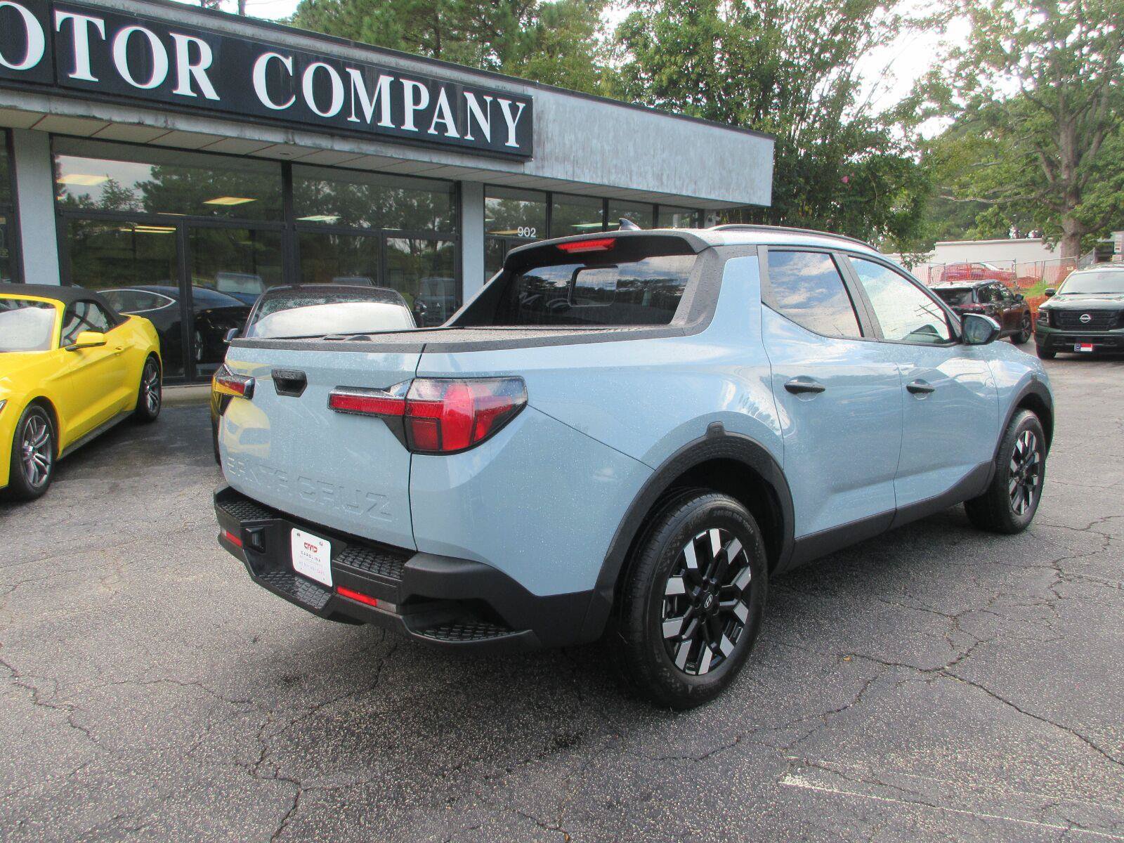 Used 2025 Hyundai Santa Cruz SEL FWD image 5