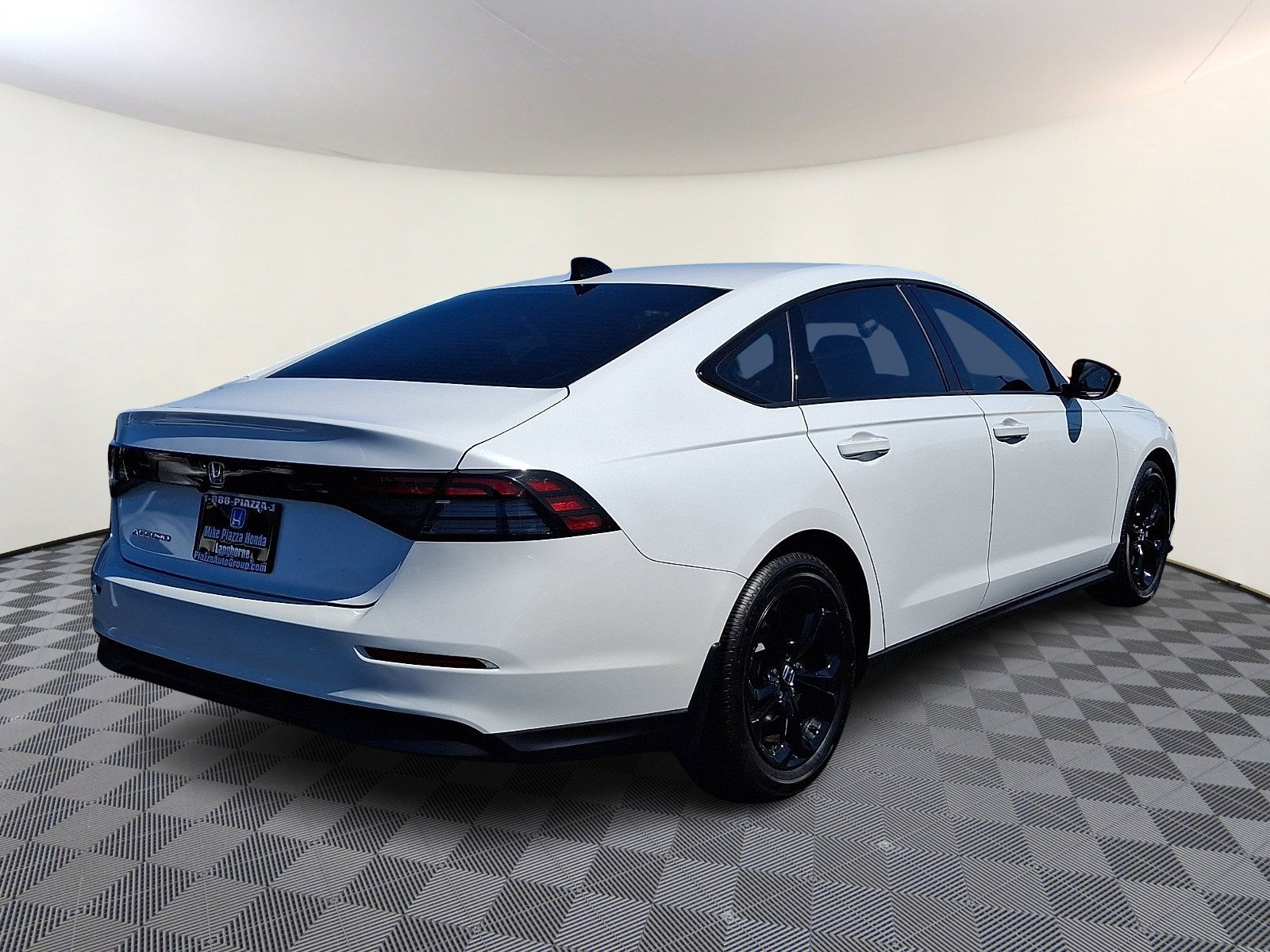 Used 2025 Honda Accord SE image 7