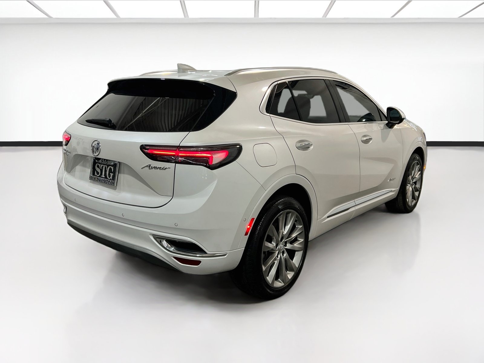 Used 2023 Buick Envision Avenir AWD/4WD image 4
