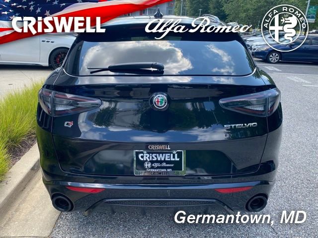 New 2025 Alfa Romeo Stelvio Sprint image 6