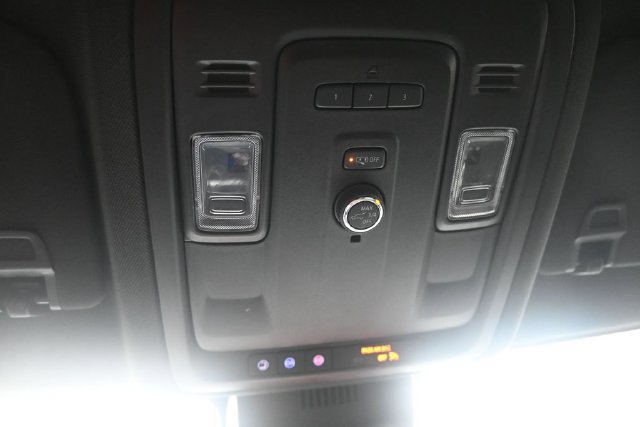 Used 2023 Chevrolet Suburban RST RWD image 18