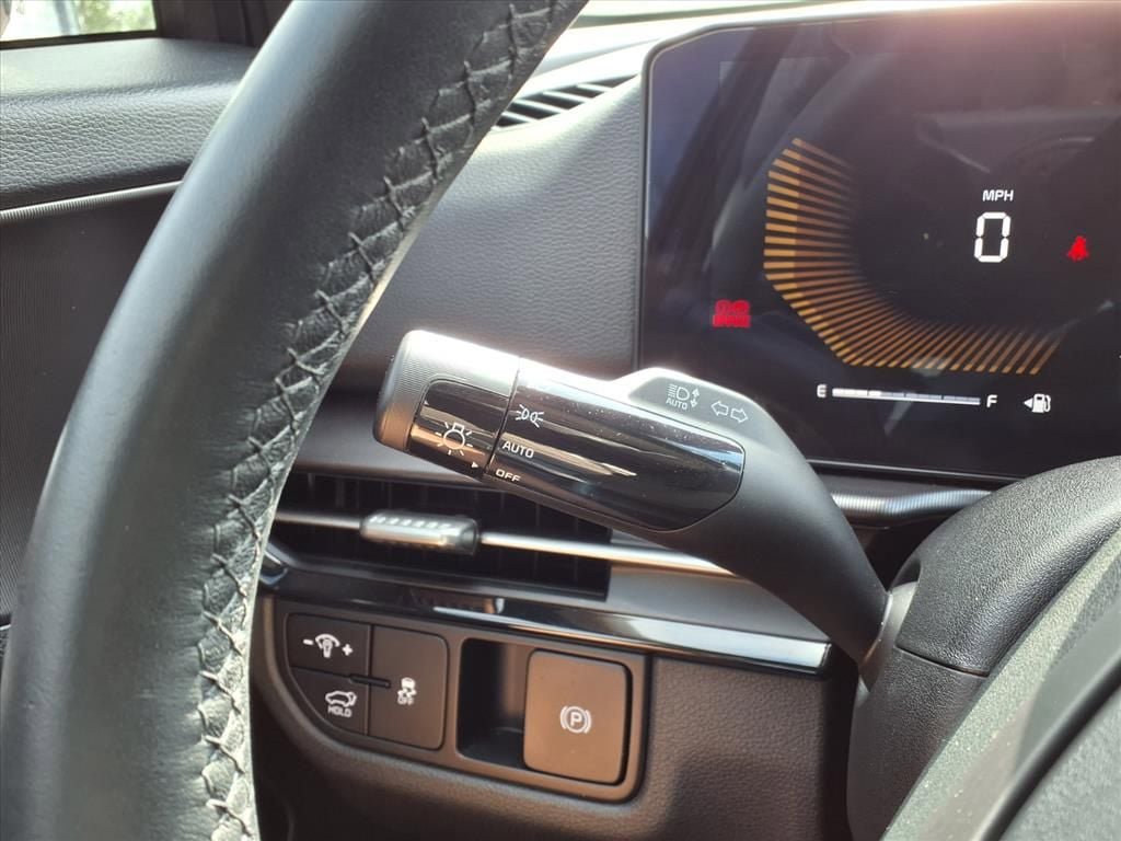 Used 2026 Kia Sportage EX FWD image 16
