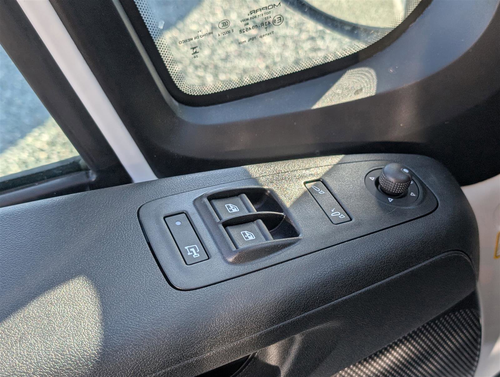 New 2025 RAM ProMaster 1500 w/ Premium Convenience Group FWD image 15
