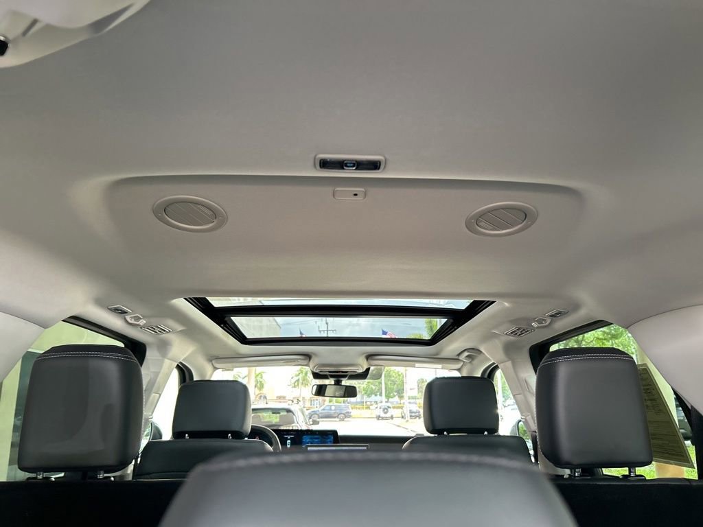 Used 2025 Ford Expedition Platinum image 51