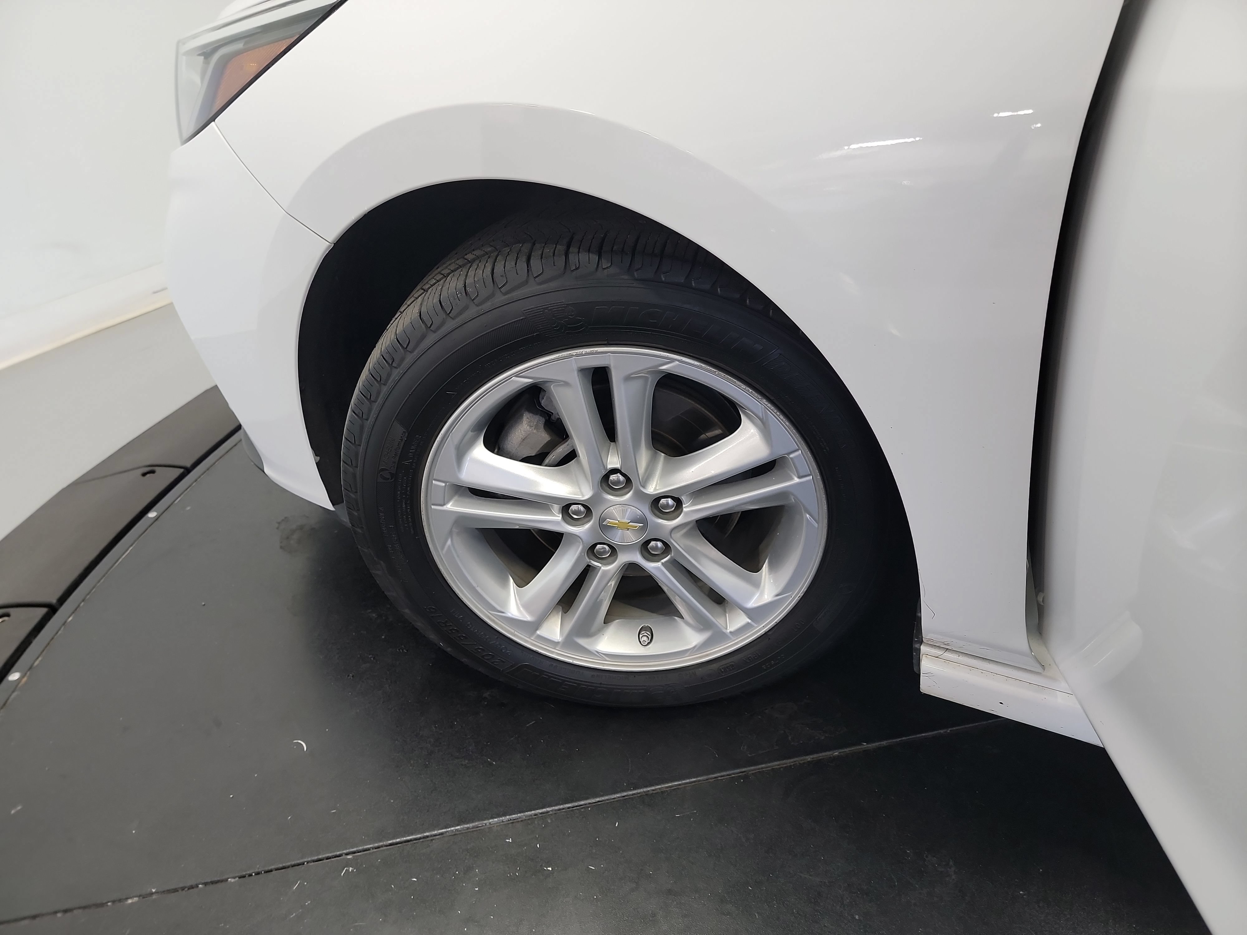 Used 2017 Chevrolet Cruze LT w/ Convenience Package FWD image 29