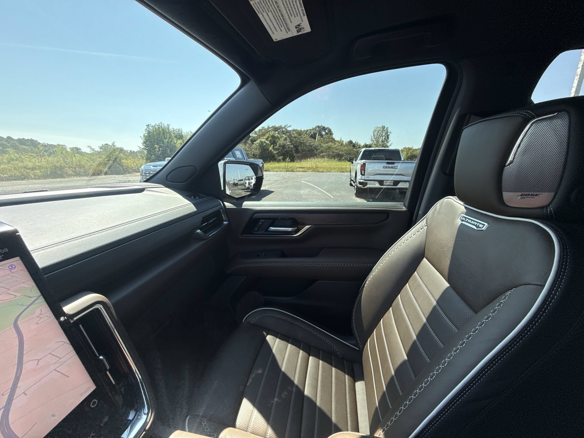 Certified 2026 GMC Yukon Denali Ultimate AWD/4WD image 15