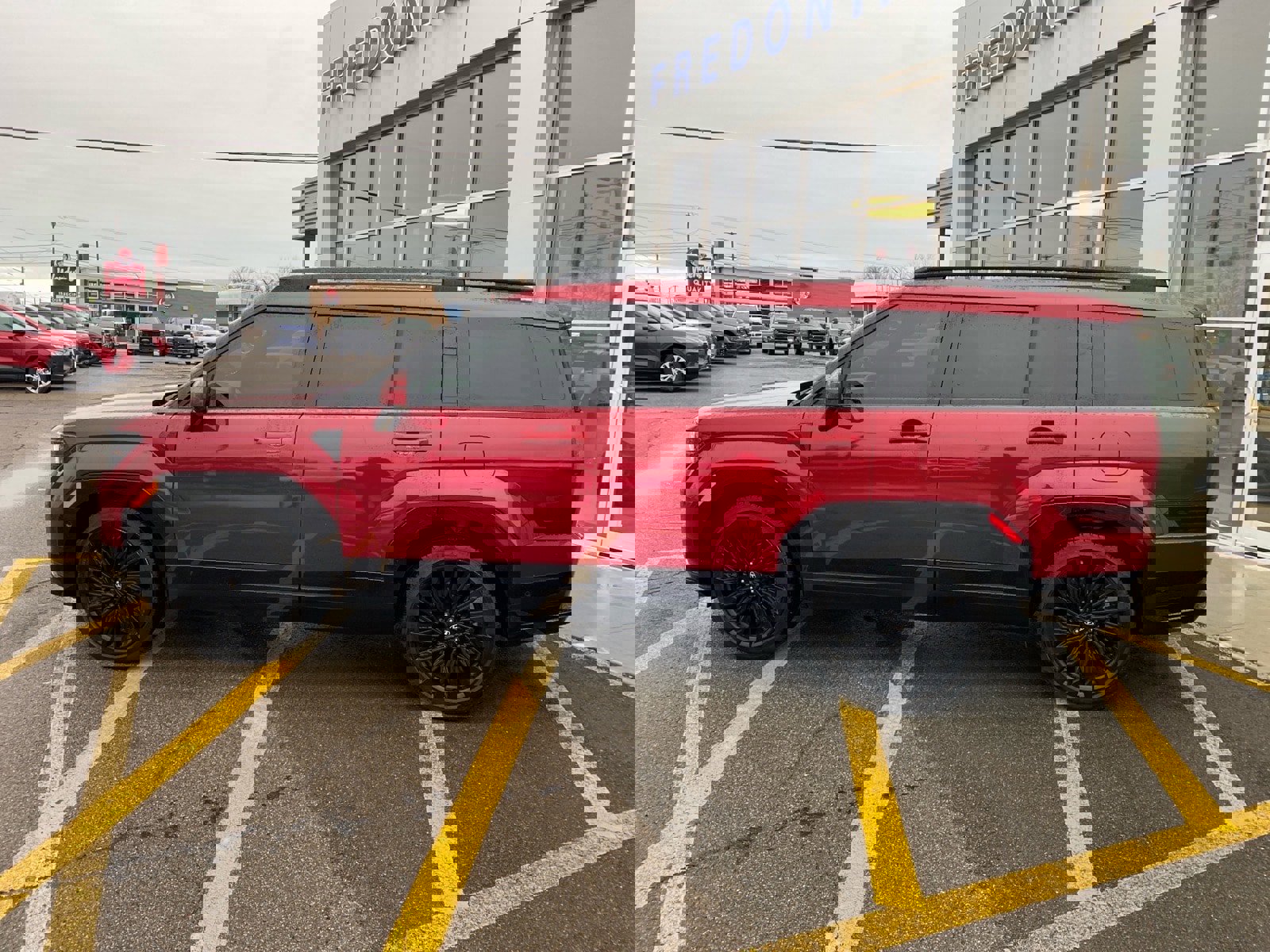 Used 2024 Hyundai Santa Fe Calligraphy image 2