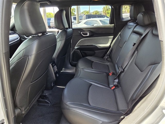 Used 2024 Jeep Compass Latitude image 15