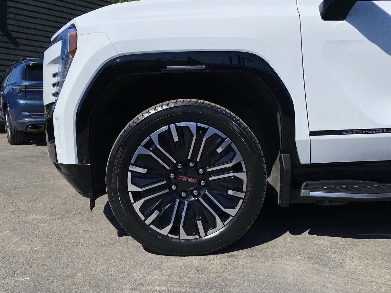 Used 2026 GMC Sierra EV Denali AWD/4WD image 11