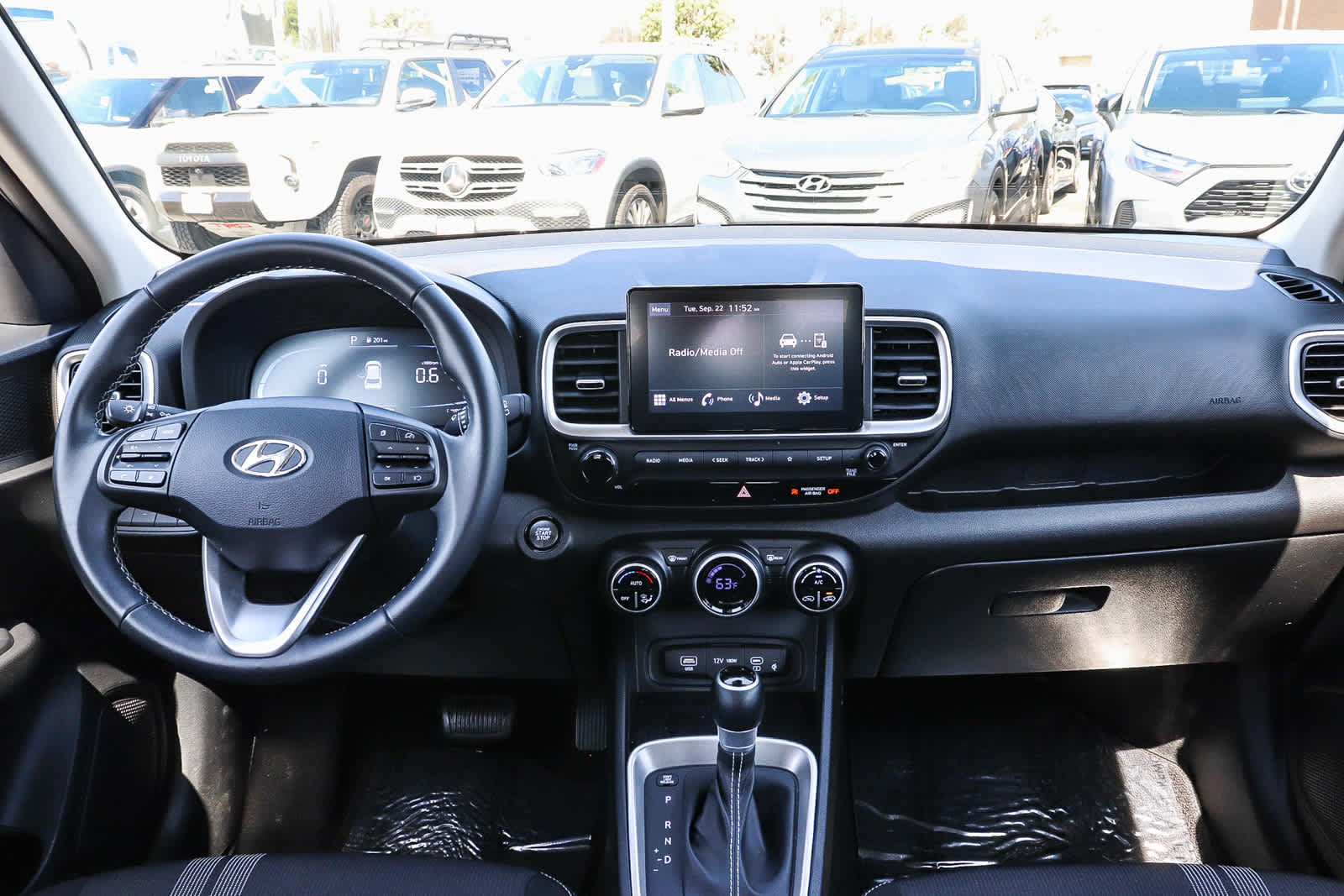 Used 2026 Hyundai Venue SEL FWD image 17