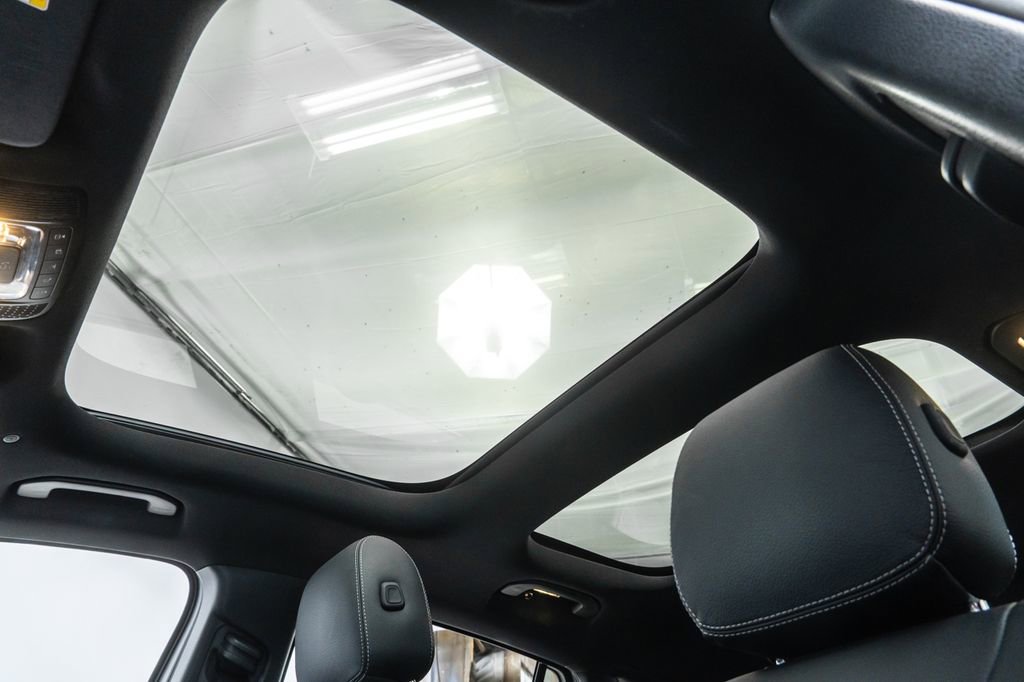 Used 2023 Mercedes-Benz GLA 35 AMG 4MATIC image 29