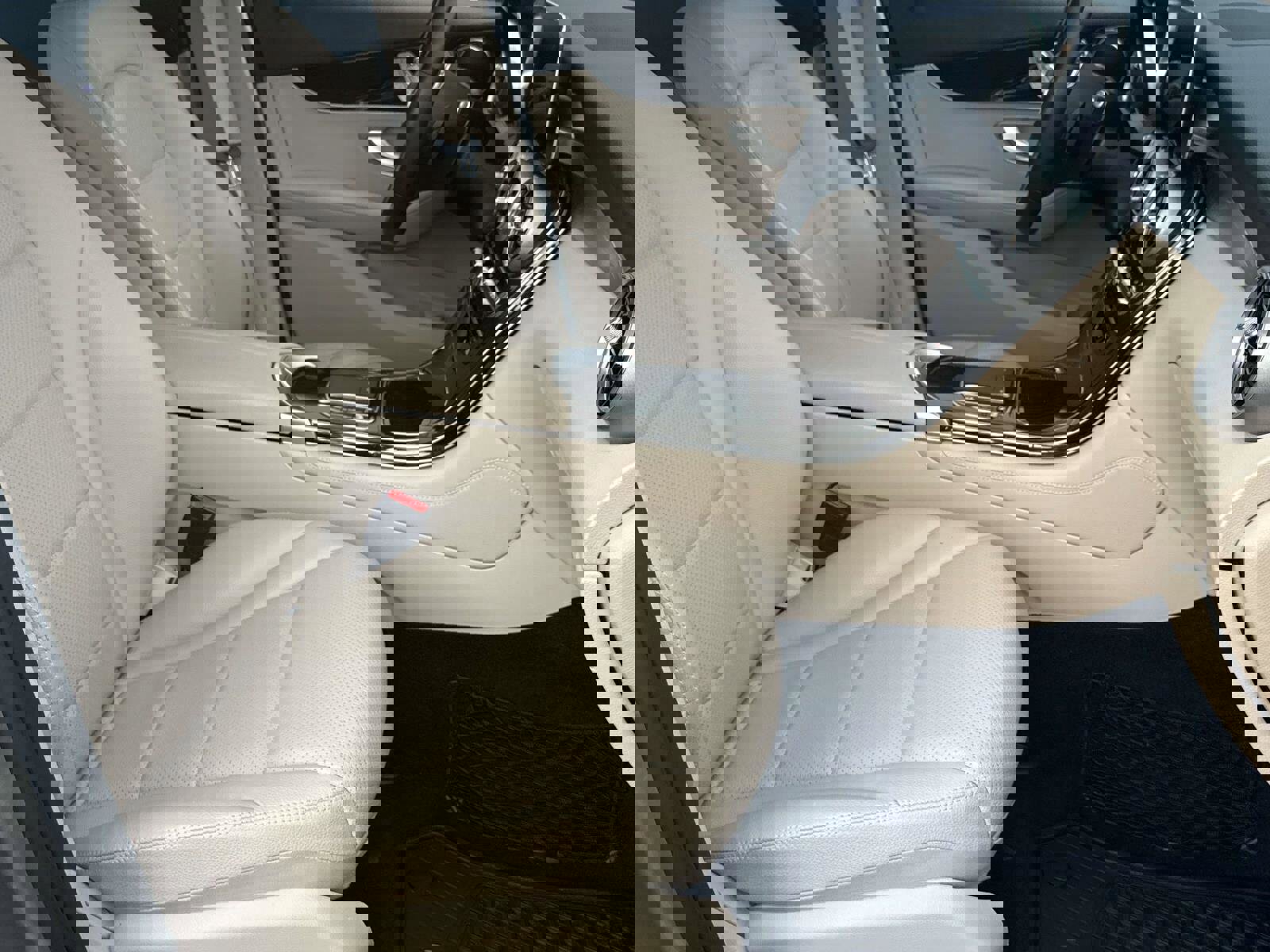 Used 2020 Mercedes-Benz GLC 300 image 28