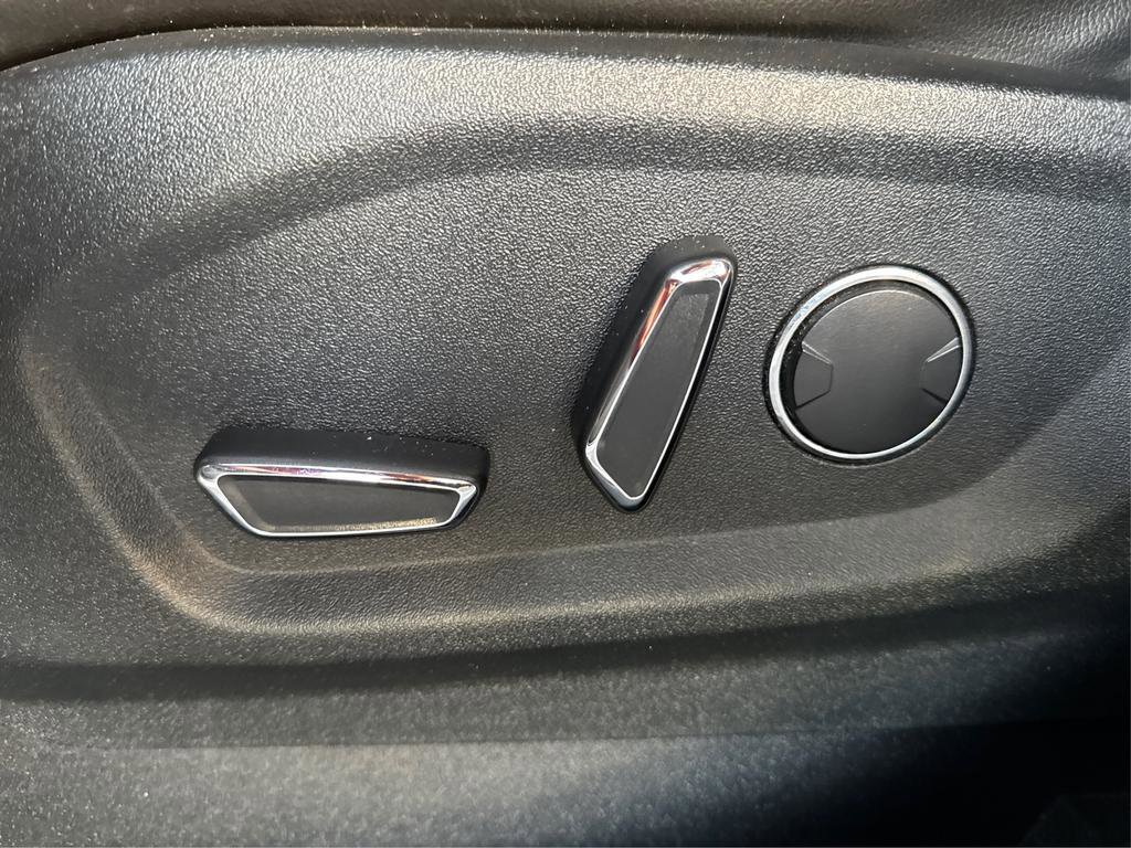 Used 2016 Ford Edge SEL w/ Equipment Group 201A image 16