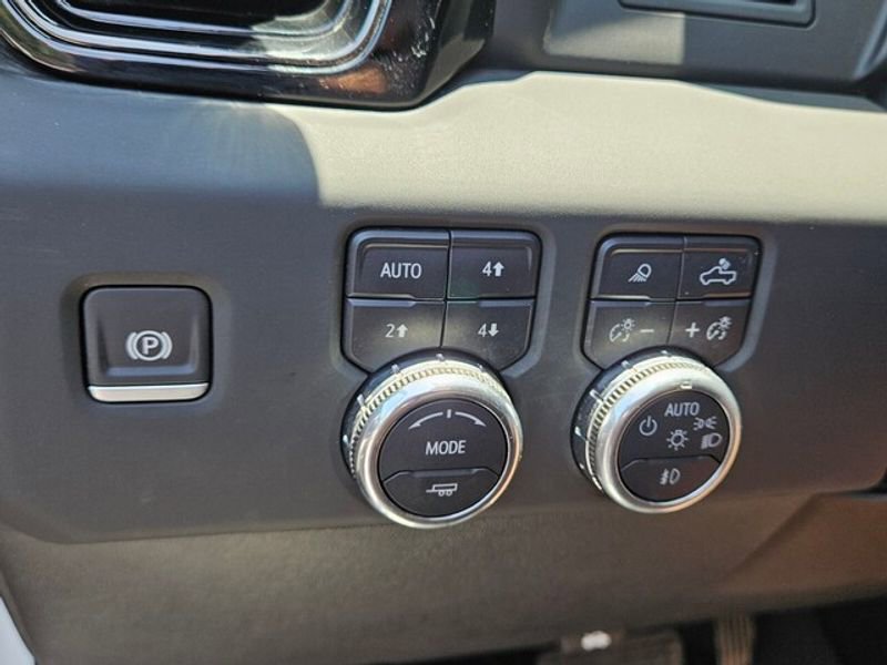 Used 2024 GMC Sierra 1500 AT4 w/ AT4 Preferred Package image 28