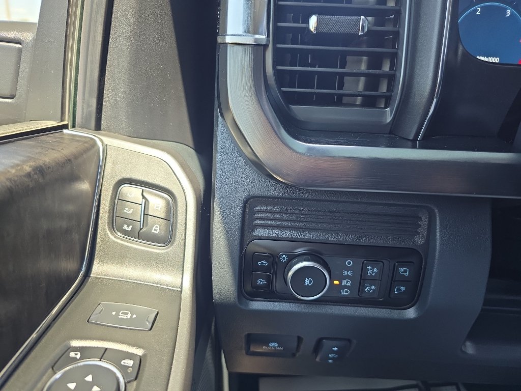 Used 2025 Ford F350 Lariat w/ Lariat Ultimate Package AWD/4WD image 24