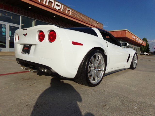 Used 2013 Chevrolet Corvette Z06 w/ 3LZ Preferred Equipment Group RWD image 6