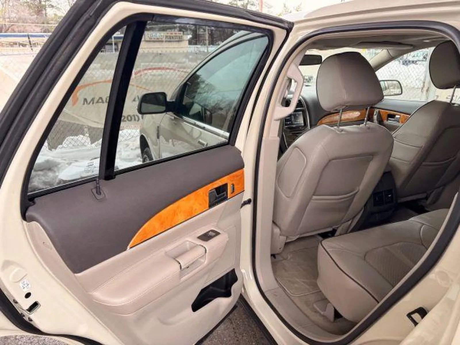 Used 2014 Lincoln MKX AWD w/ Equipment Group 102A image 15