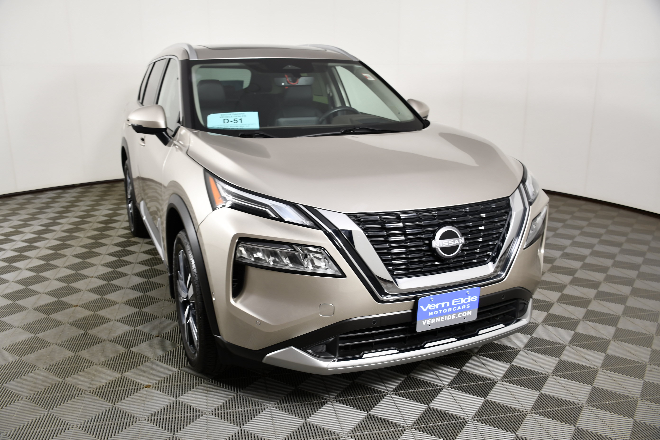 Used 2023 Nissan Rogue Platinum w/ Platinum Premium Package AWD/4WD image 3