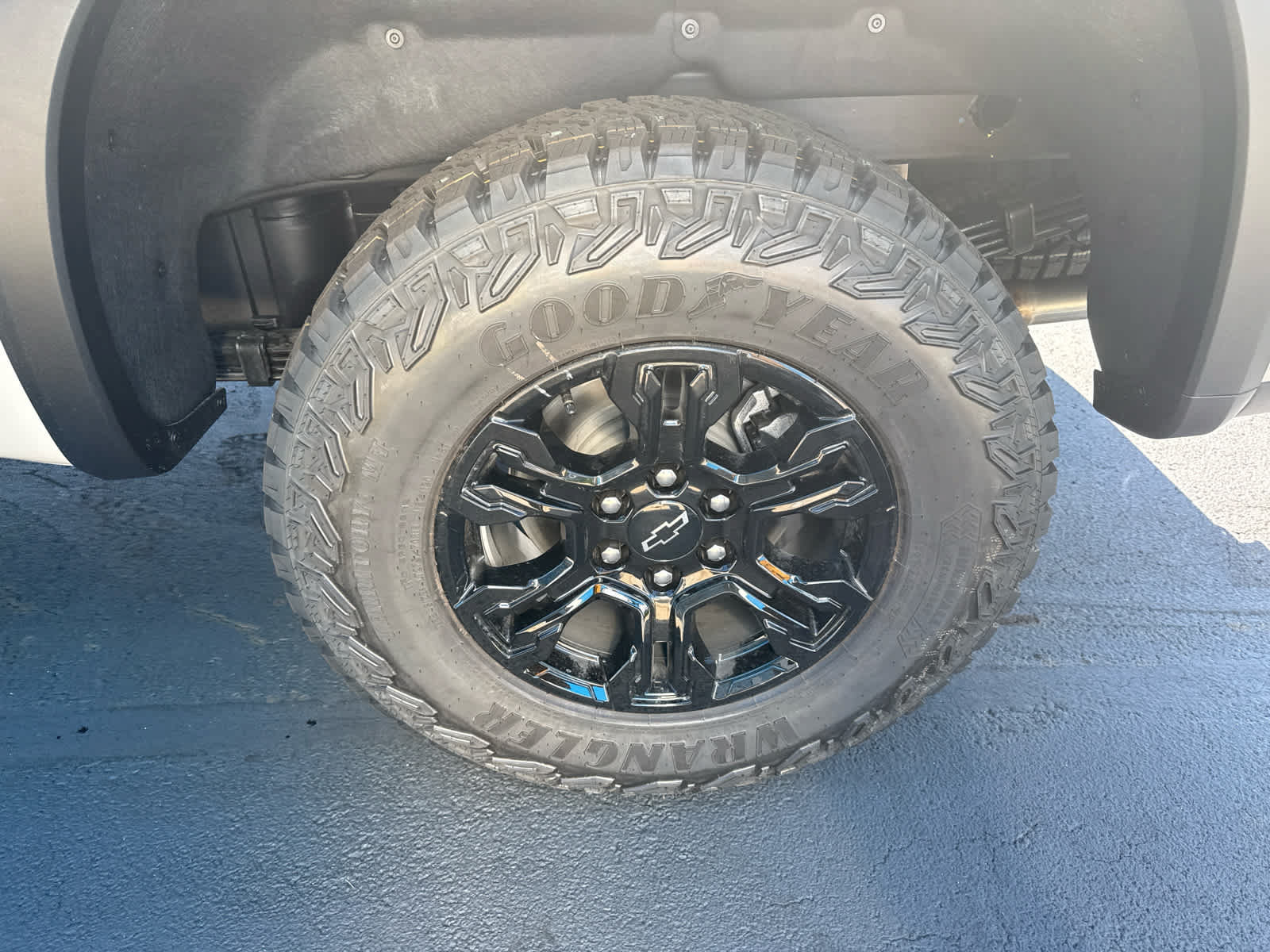 New 2026 Chevrolet Silverado 1500 ZR2 w/ LPO, Dark Essentials Package AWD/4WD image 13