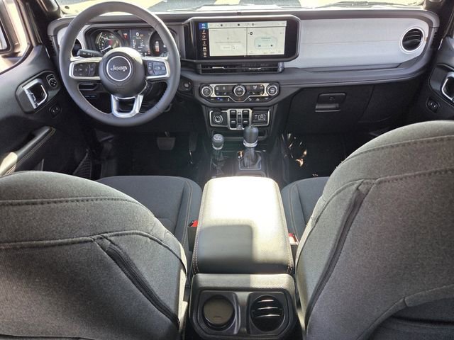 Used 2025 Jeep Wrangler Unlimited Sahara w/ Safety Group AWD/4WD image 18