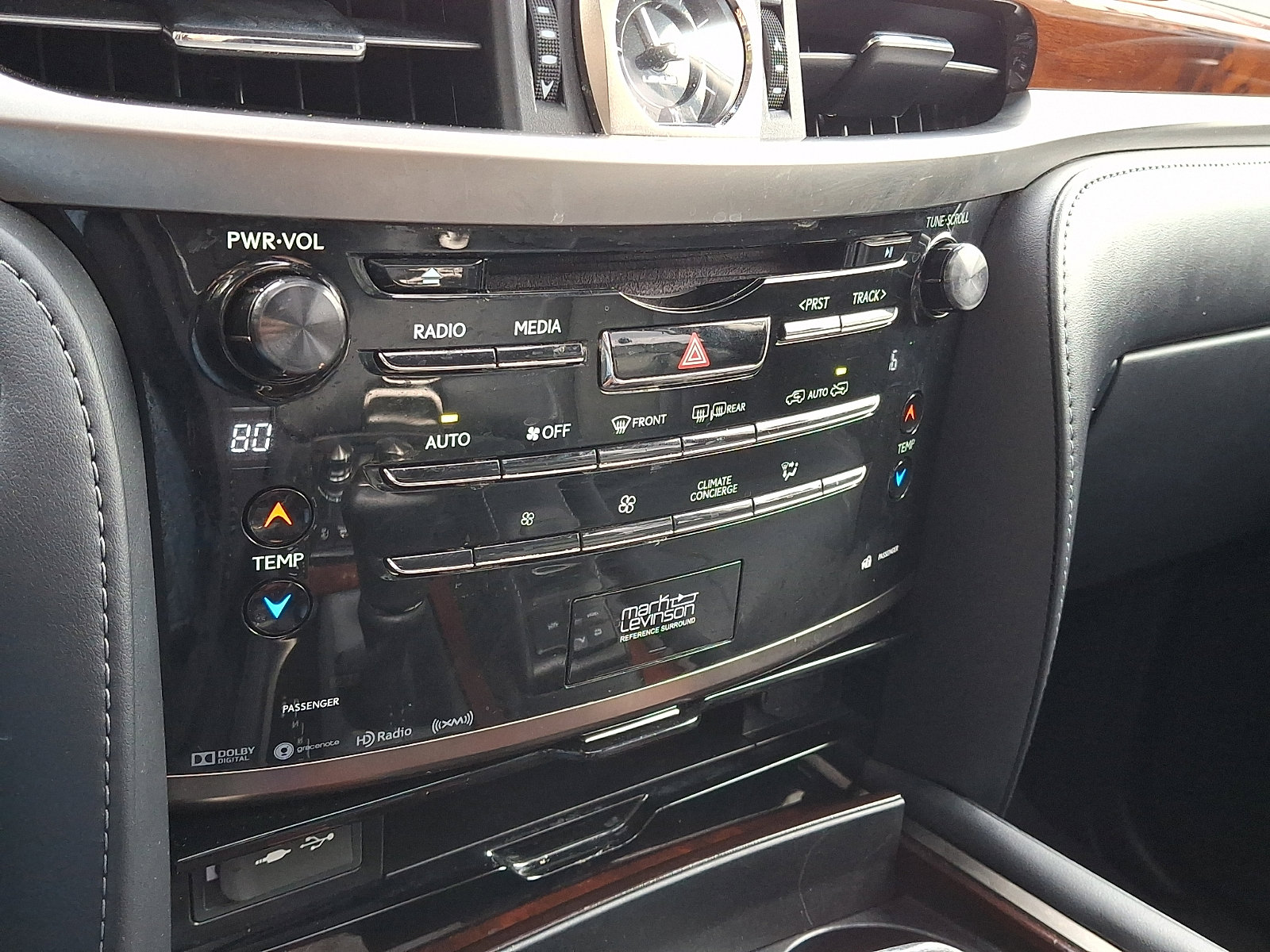 Certified 2020 Lexus LX 570 4WD w/ 3rd Row & Luxury Pkg image 16