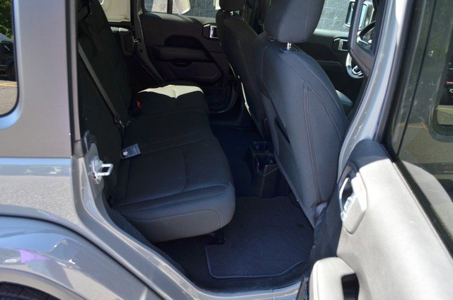 Used 2021 Jeep Wrangler Unlimited Sahara image 35