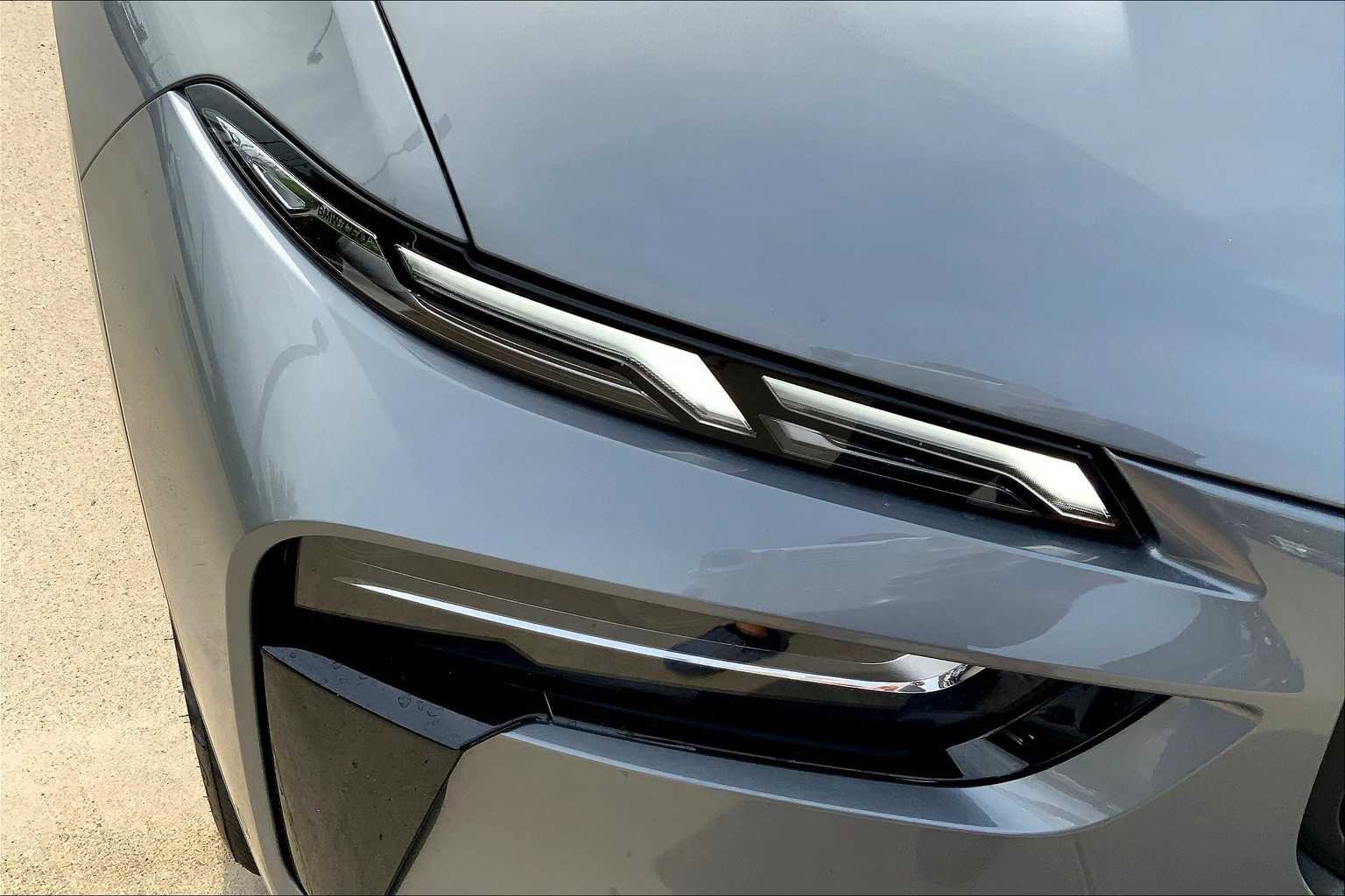 New 2026 BMW X7 M60i image 13