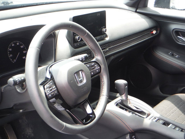 Used 2025 Honda HR-V Sport image 11