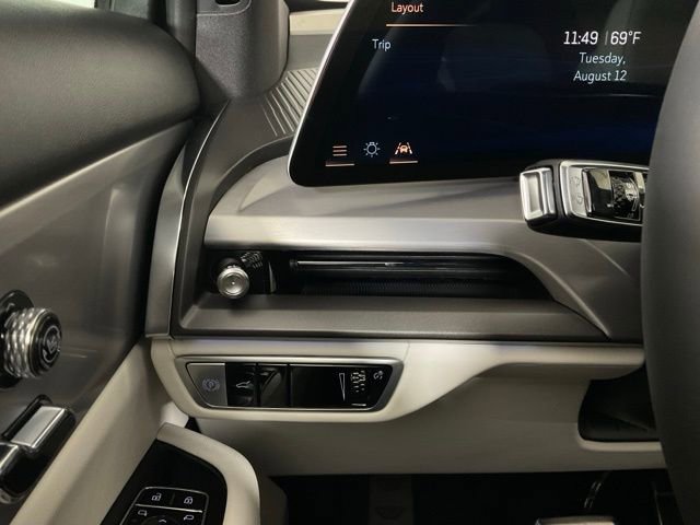 New 2026 Cadillac Vistiq Luxury w/ LPO, Floor Liner Package image 25