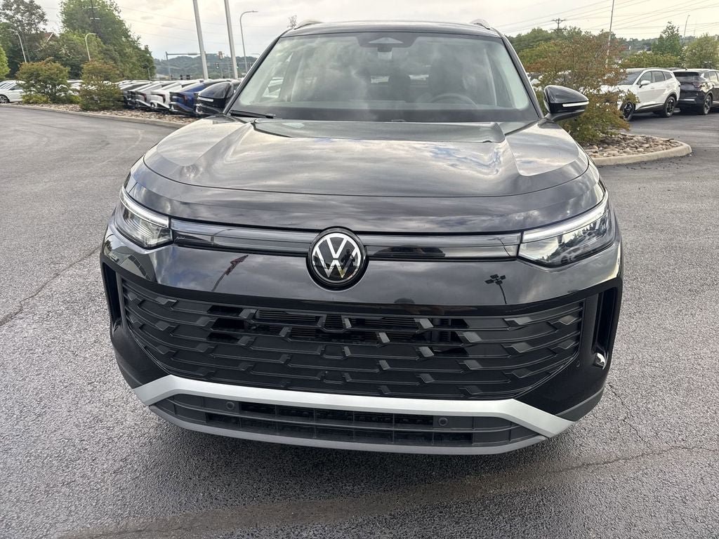 New 2026 Volkswagen Tiguan S FWD image 2