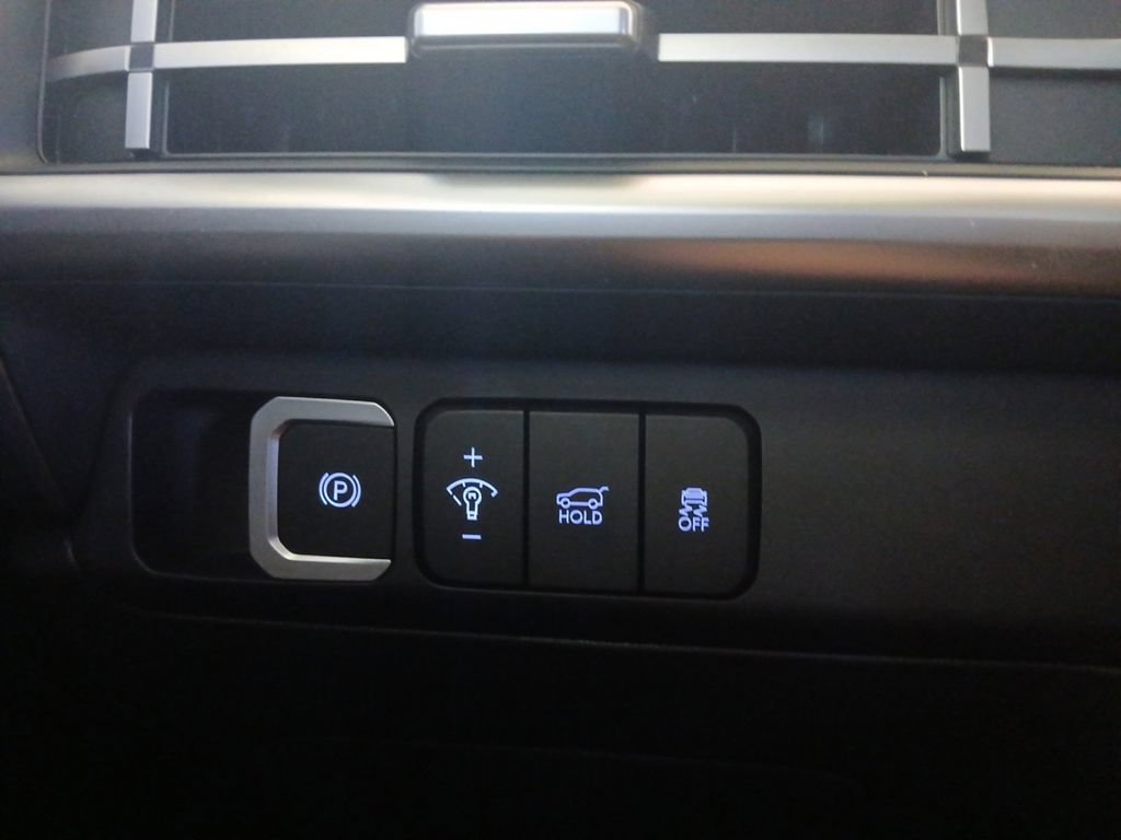 Certified 2025 Hyundai Santa Fe SEL FWD image 23