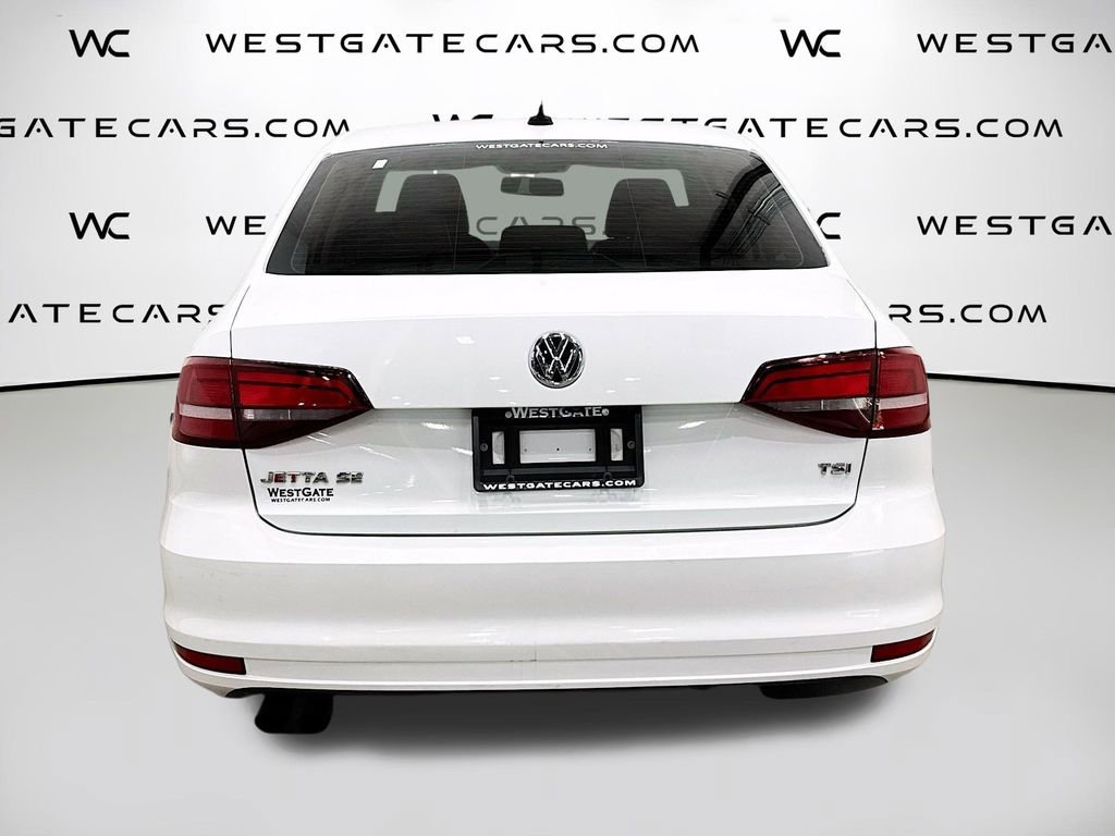 Used 2017 Volkswagen Jetta SE image 4